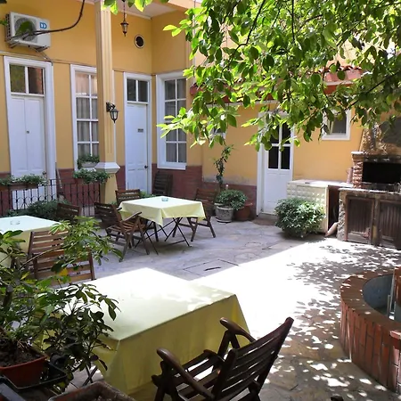 Hotel Antikhan 2*