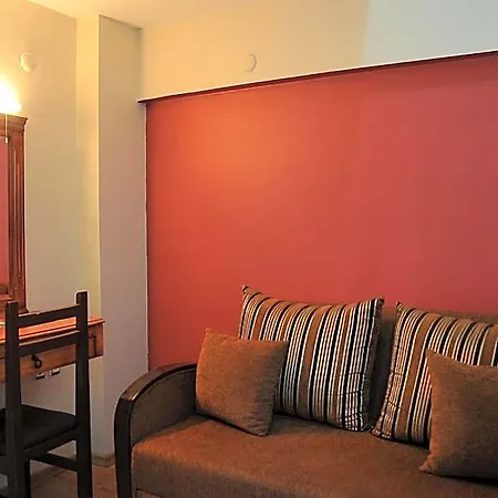 Antikhan Hotel 2*