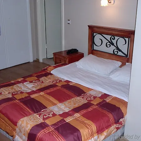 Hotel Antikhan 2*